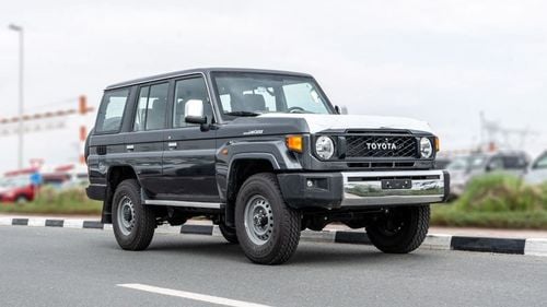 تويوتا لاند كروزر 70 LC76 HT VXR Toyota Land Cruiser 4.0L MT Petrol (Grey-Brown) Basic