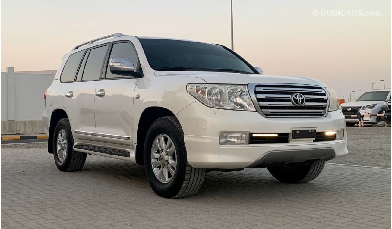 تويوتا لاند كروزر Toyota land Cruise GCC / 2011 / V8 / IN VERY GOOD CONDITION