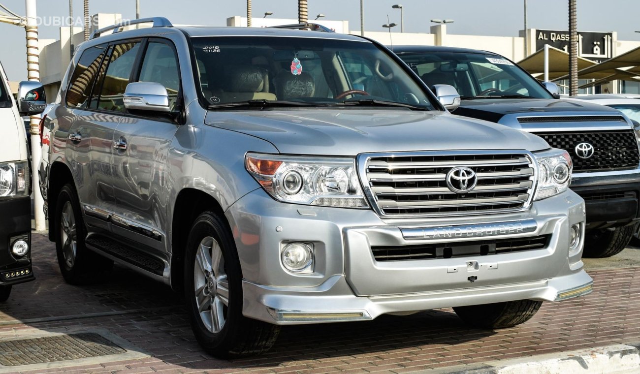 Toyota Land Cruiser VXR V8