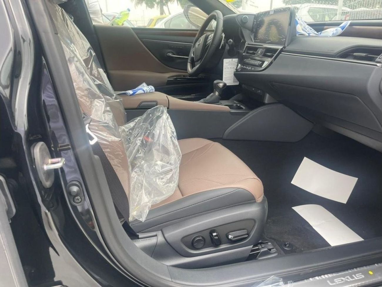 Lexus ES350 3.5 L PETROL V6 2024