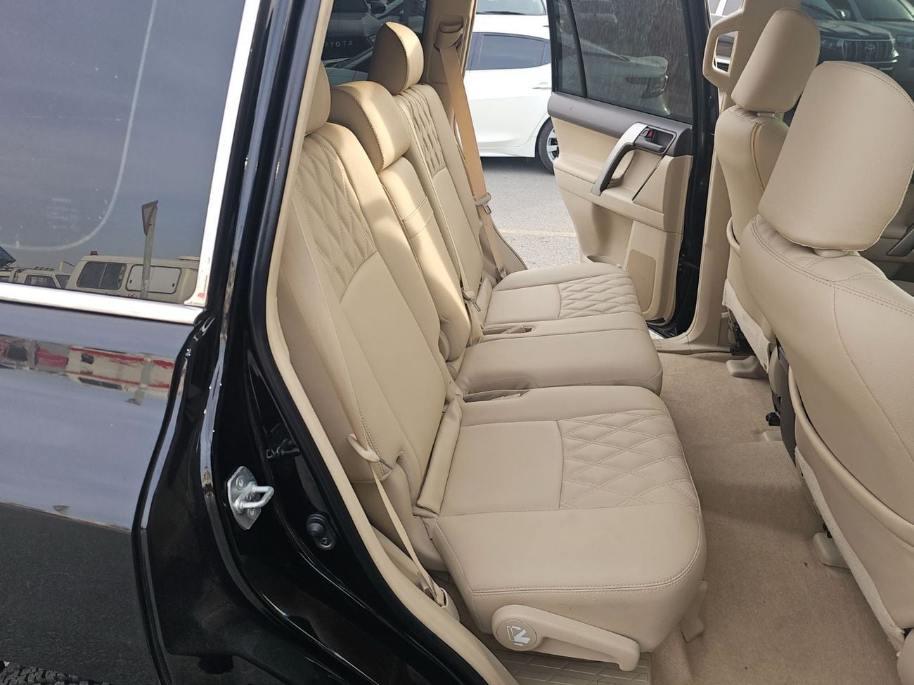 Toyota Prado TX-L Top 2.7L LHD-4WD-Automatic-Petrol-GCC specs-6 Cylinders-7Seats-5 Doors