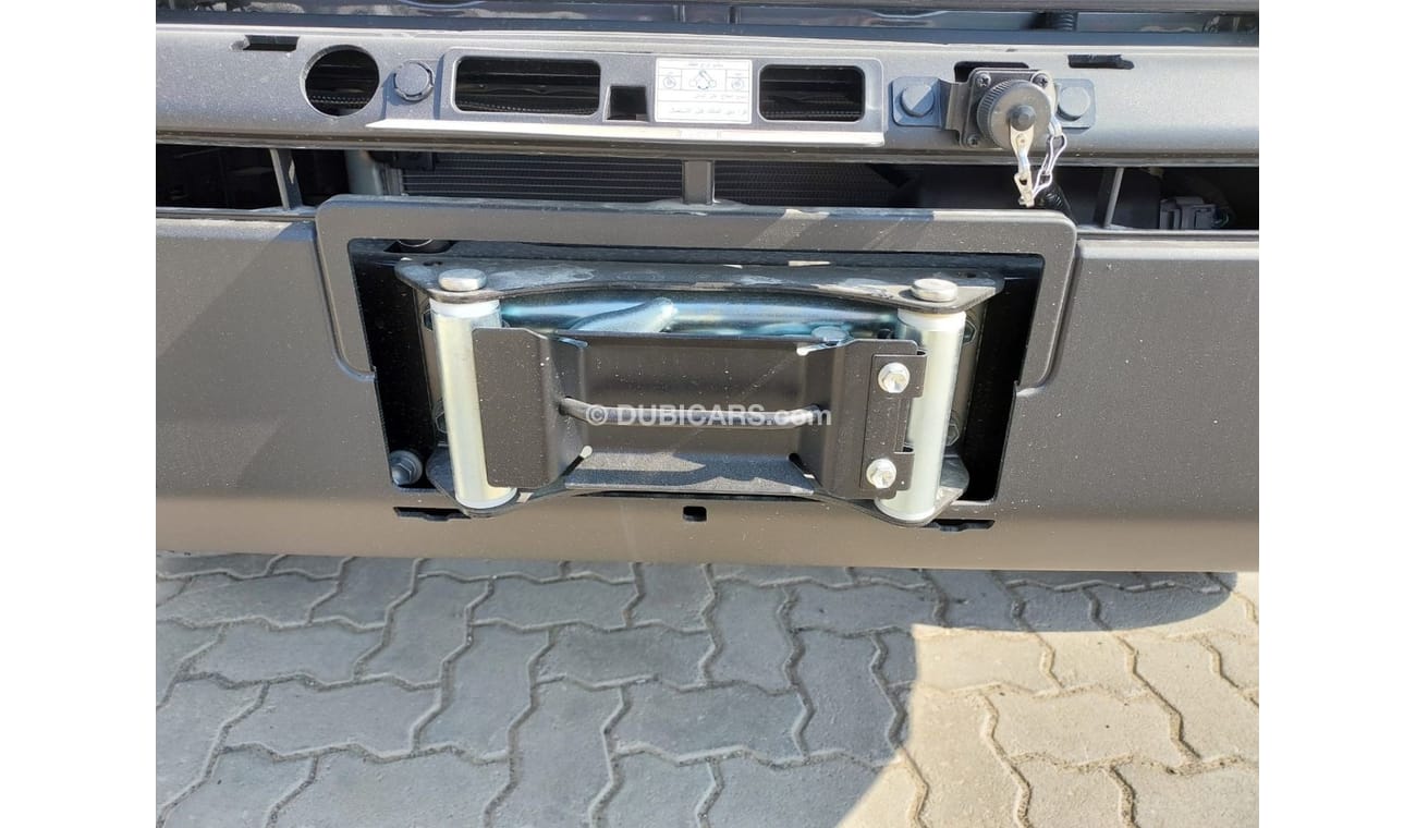 تويوتا لاند كروزر 76 4.0L PETROL 2024YM New Shape