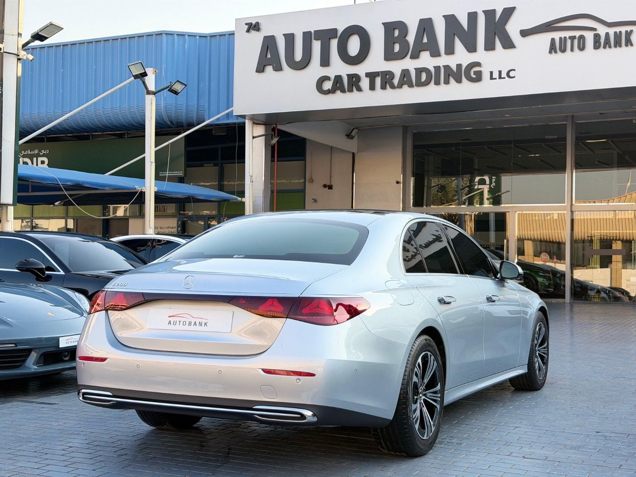 مرسيدس بنز E200