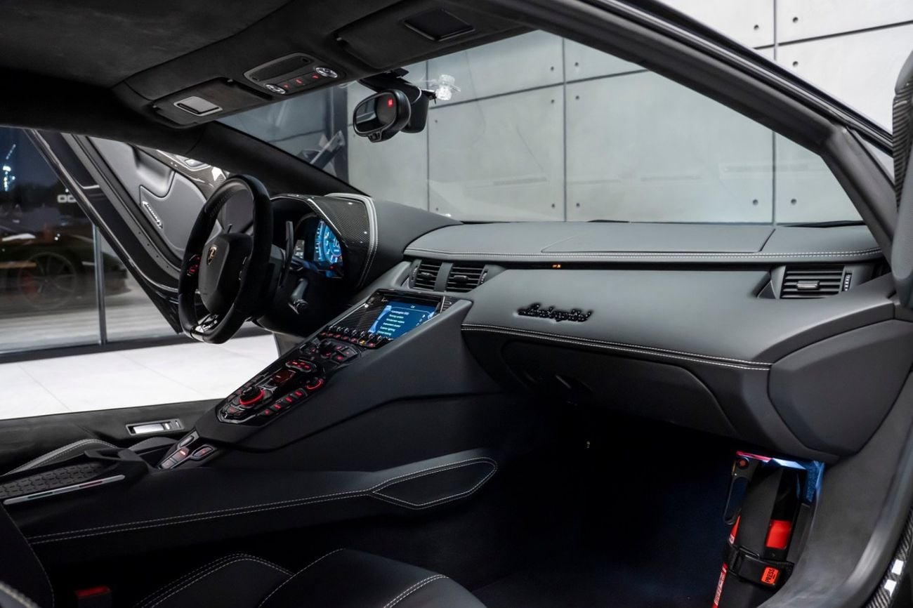 لامبورغيني أفينتادور 6.5L V12