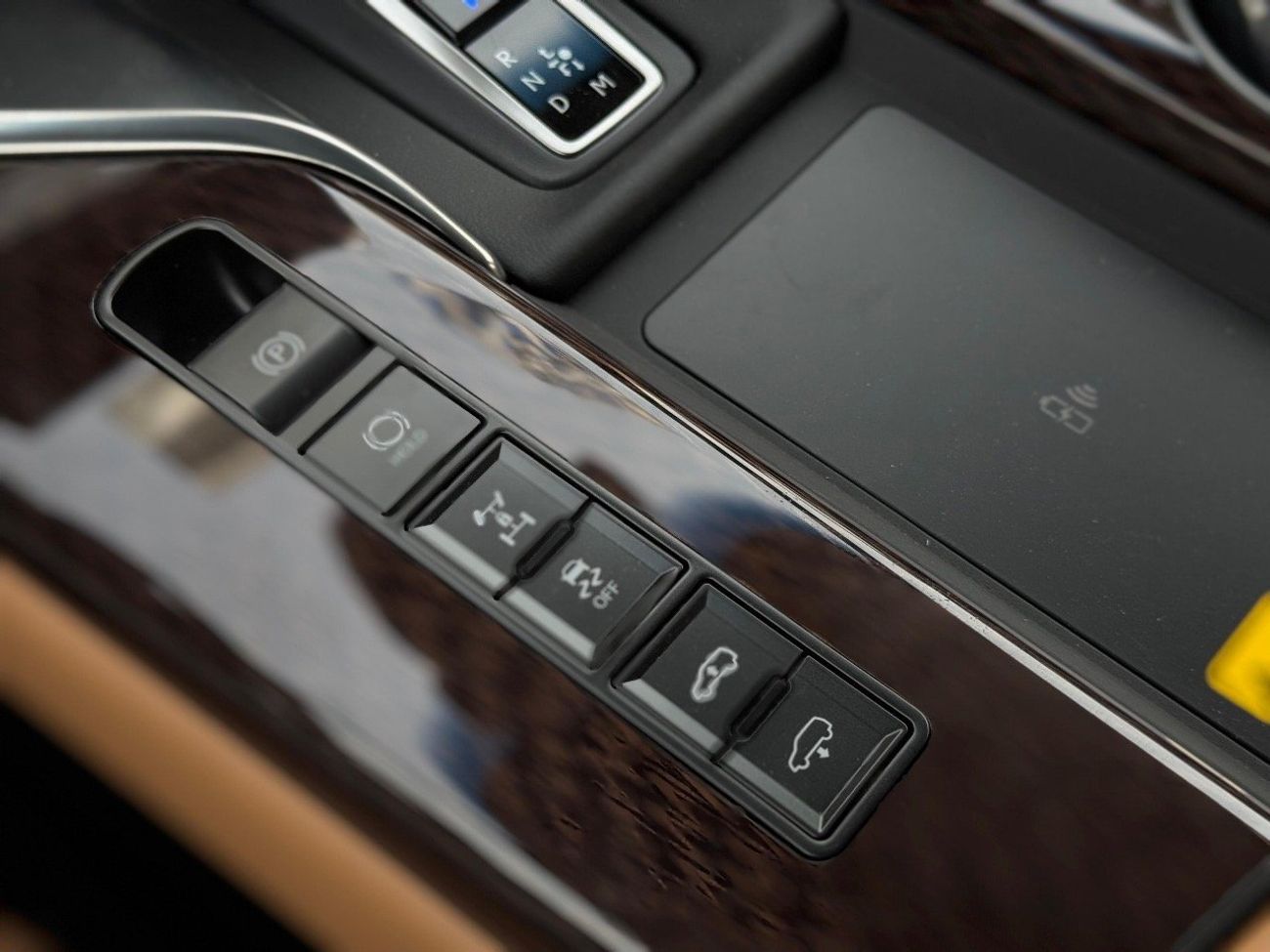 Lexus LX 700h Lexus LX700h 5 seaters 2025 Full with headup display & radar