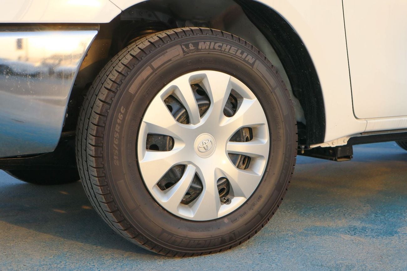 تويوتا هيلوكس GL 2.7L Single Cab Utility