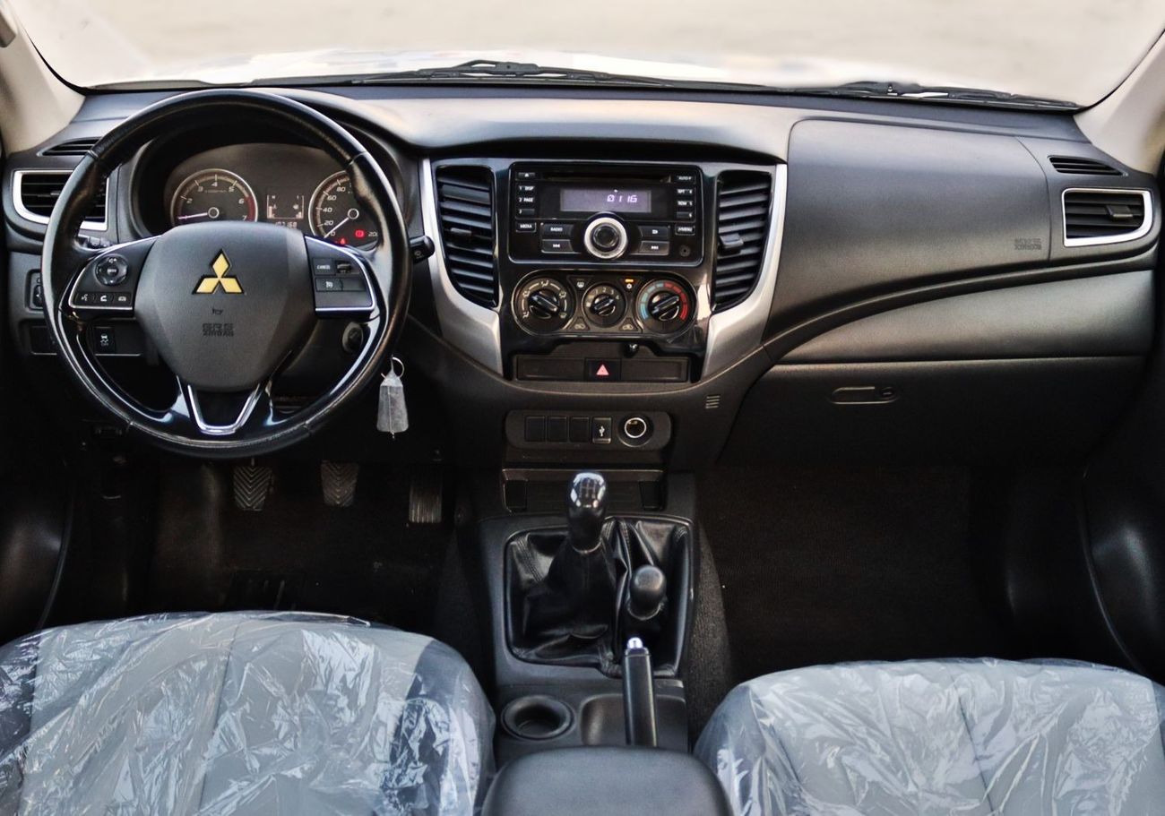 Mitsubishi L200 Mitsubishi L200 GLX (5th Generation) 2020, Double Cab, 4 Doors, 2.5L 4 Cylinder Petrol Engine, Manua