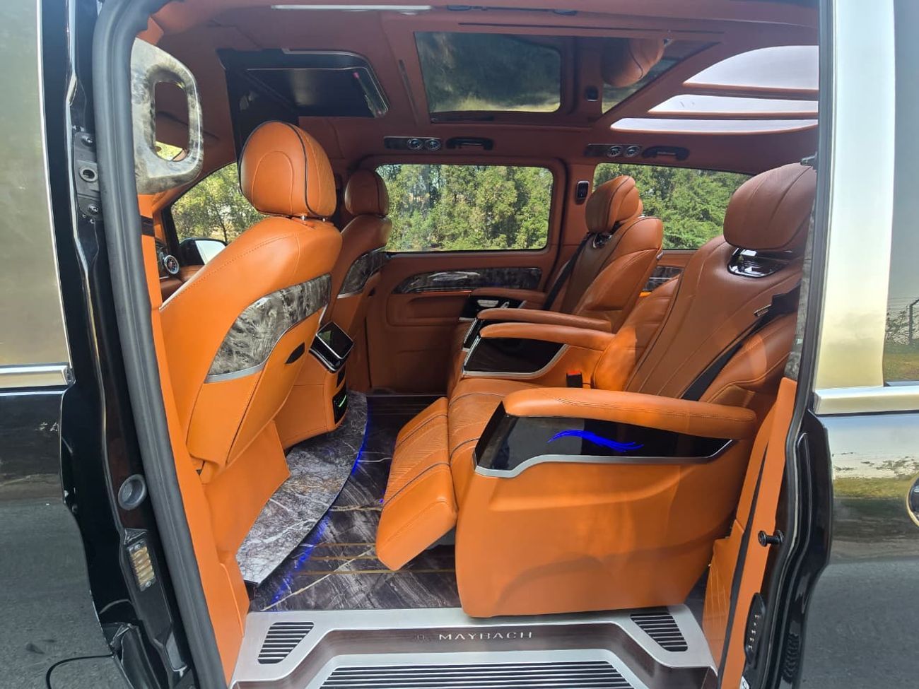 Mercedes Benz V 250 Std 2.1L MERCEDES VITO 2023 // 2KEYS // LOW MILEGE // MAYBACH BODY KIT // PERFECT CONDITION