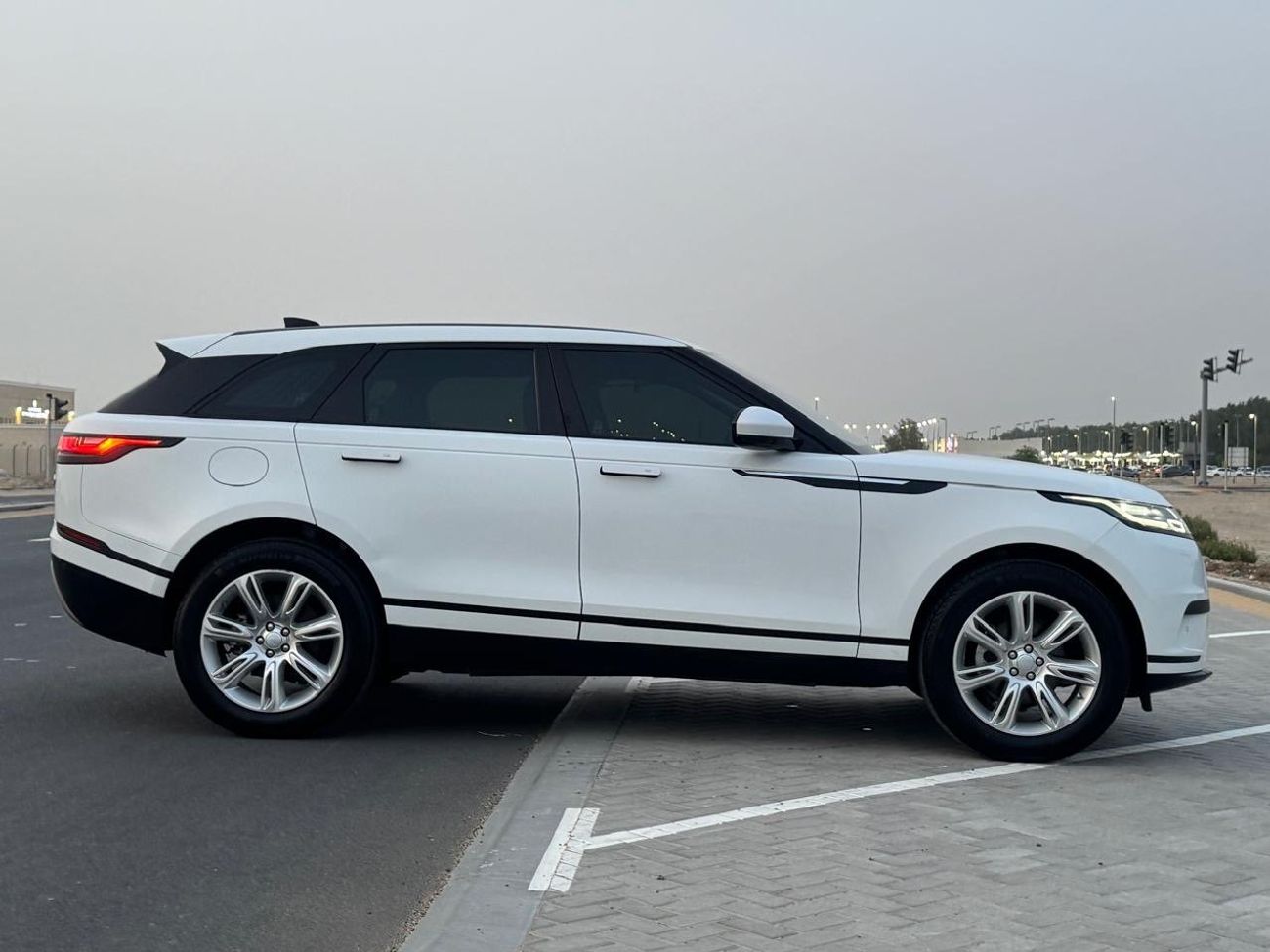 Land Rover Range Rover Velar Land Rover Range Rover Velar R-Dynamic,GCC 2020 Full service history
