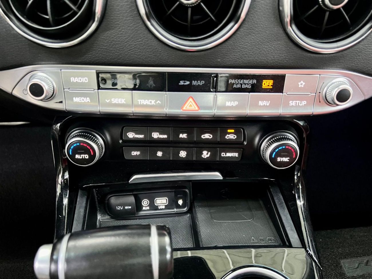 Kia Stinger 2.0T 2.0L warranty one year bank financie available 0 dawon payment