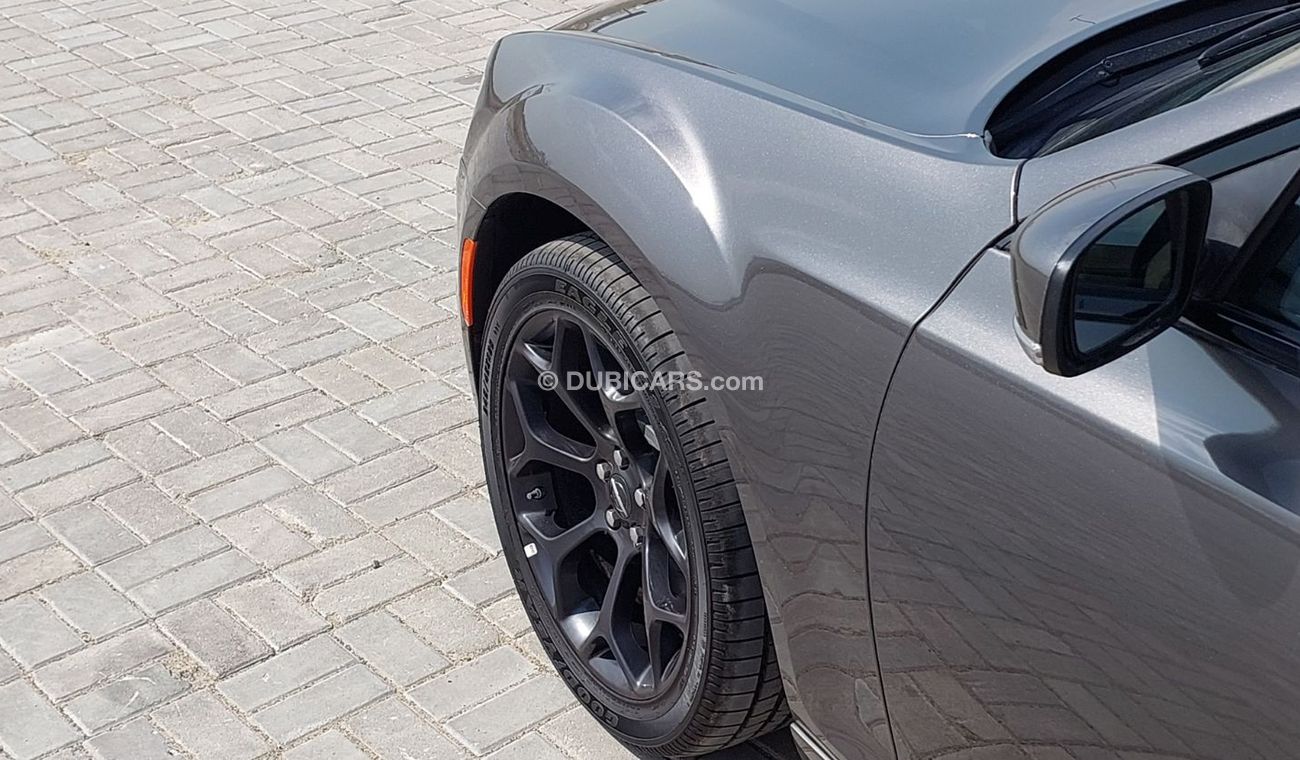 Chrysler 300s Brand New 3.6L V6 2022 GCC Agency Warranty