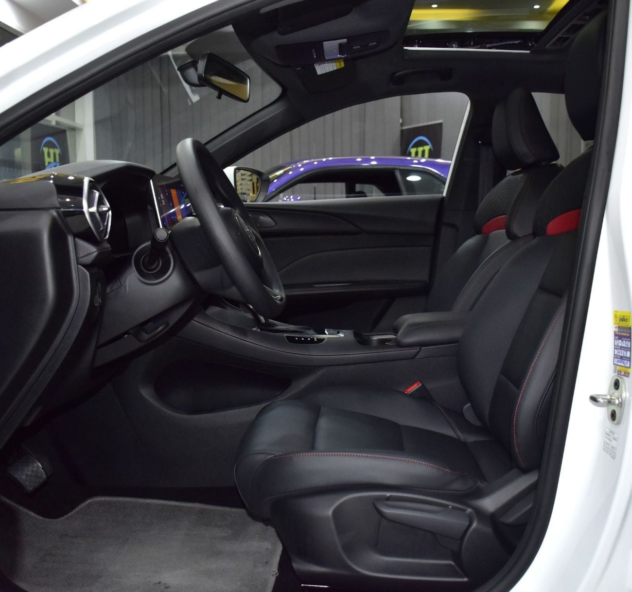 MG 5 LUX EXCELLENT DEAL for our MG 5 180 DVVT ( 2025 Model ) in White Color Chinese Specs