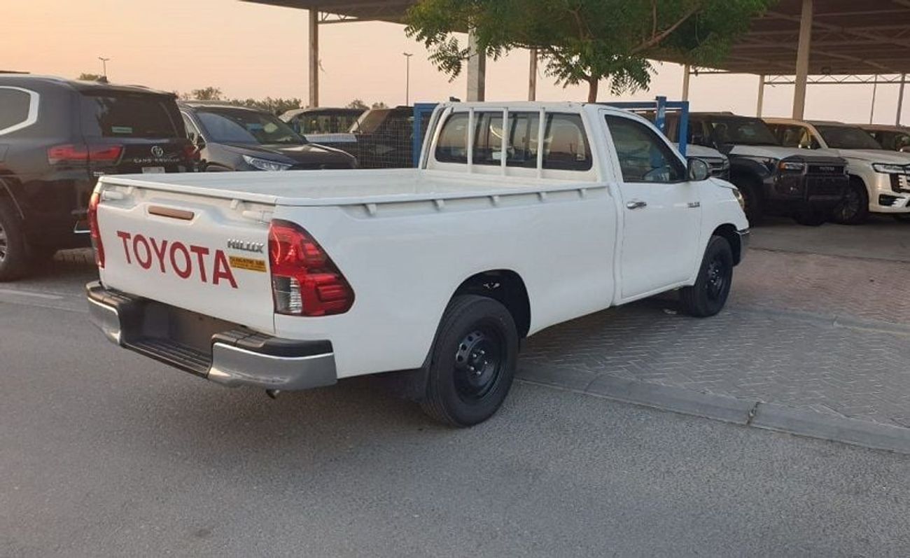 تويوتا هيلوكس GLX 2.7L Single Cab Utility RWD