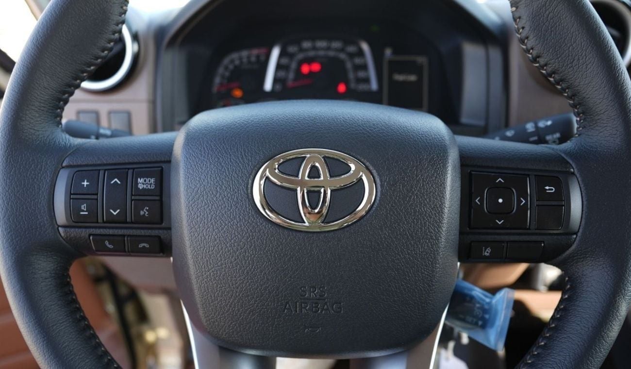 Toyota Land Cruiser 70 TOYOTA LC76 5DOORS PETROL 4.0L A/T MODEL 2025 40TH ANNIVERSARY FULL OPTION