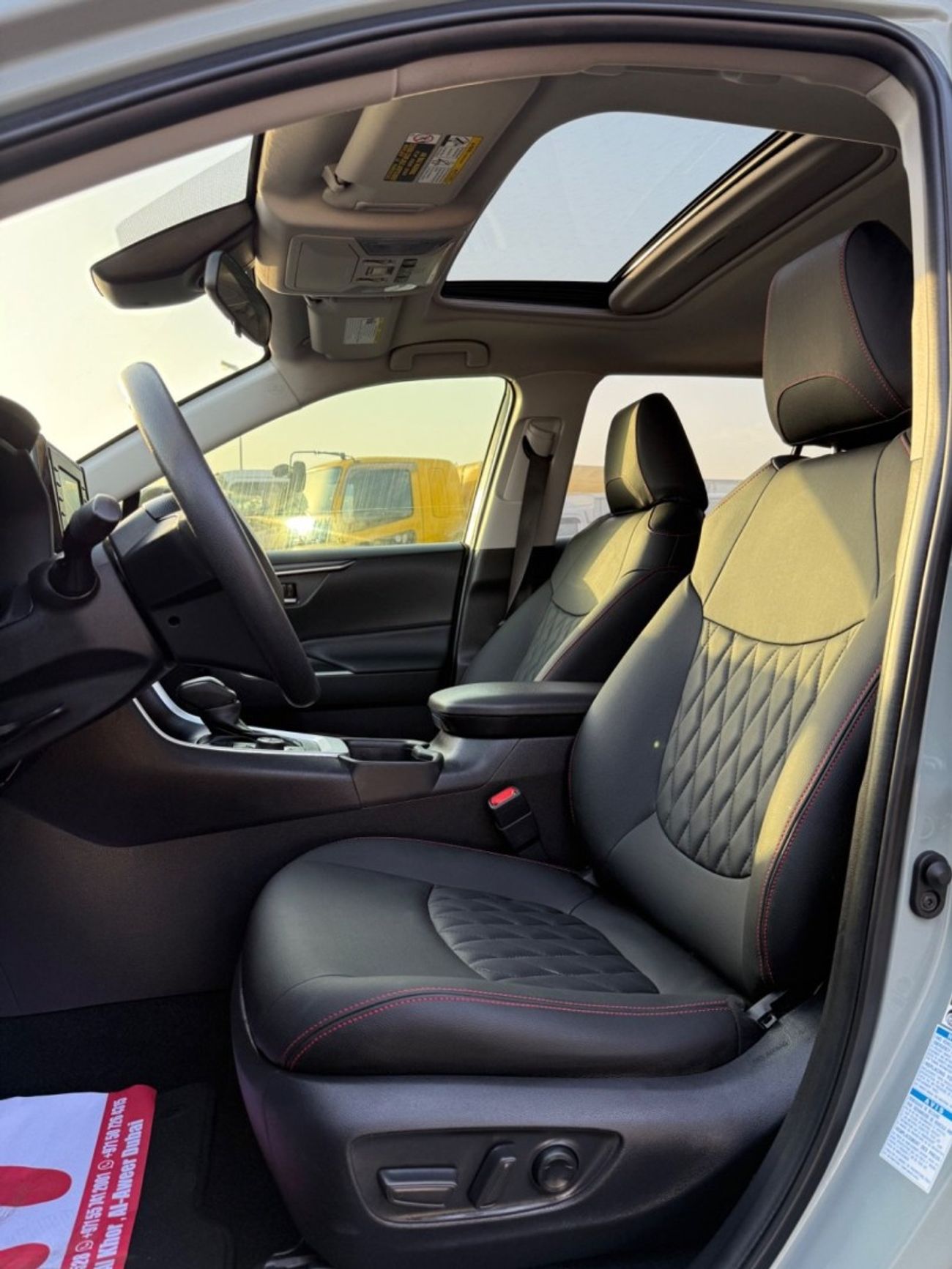 Toyota RAV4 XLE 2.5L 2021 TOYOTA RAV4 XLE HYBRID 4x4 FULL OPTIONS IMPORTED FROM USA