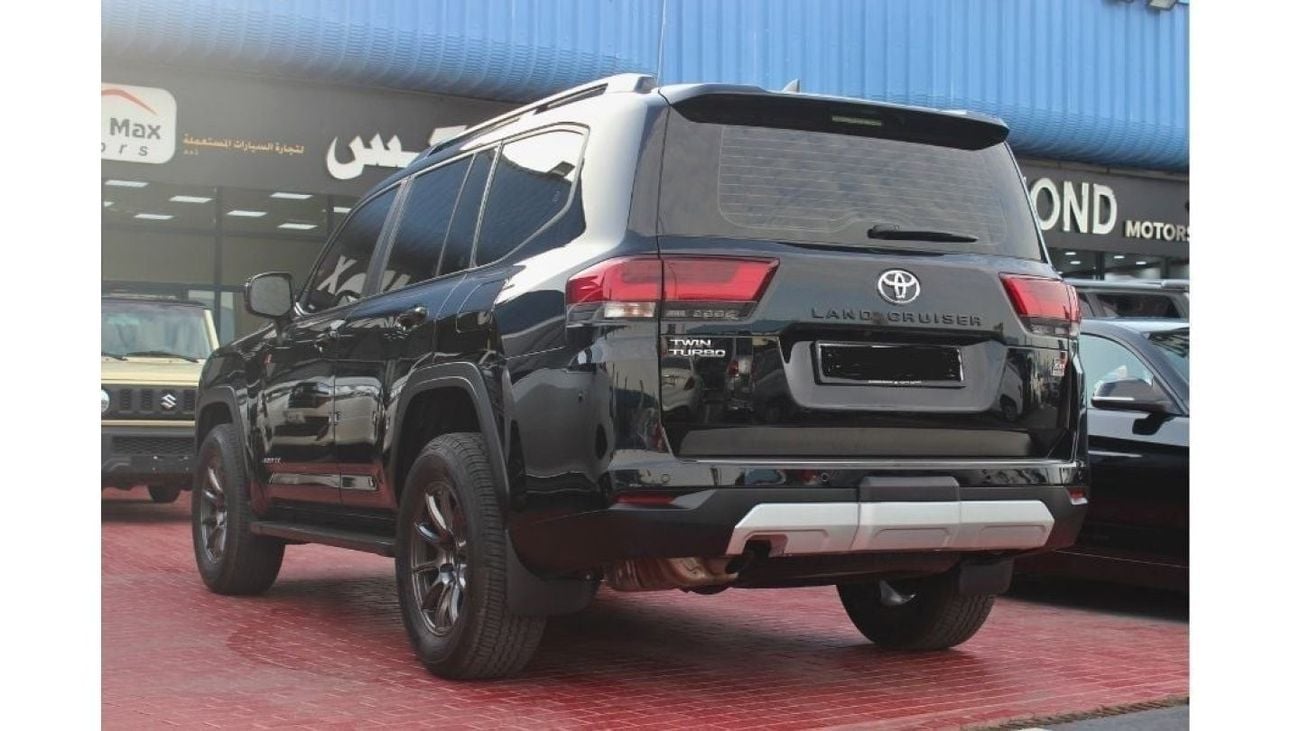 تويوتا لاند كروزر V6 4.0L, Mid Option Convert To GR Sport ,GCC