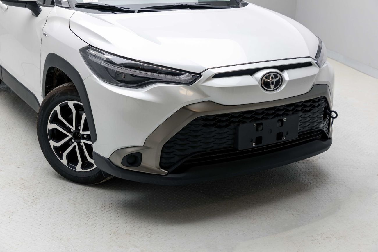 Toyota Frontlander Luxury Edition 2.0L - White Inside Black | Export Only