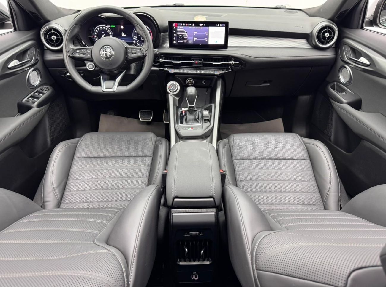 ألفا روميو تونالي 2024 Alfa Romeo Tonale Veloce, 2028 Alfa Romeo Warranty and Service Pack, GCC