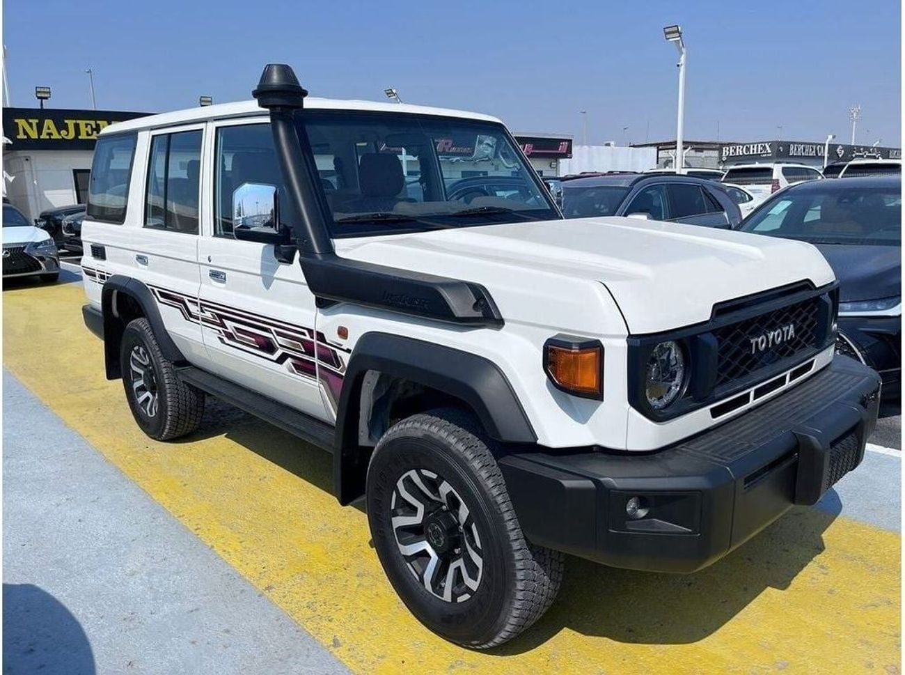 Toyota Land Cruiser 70 4,0L V6 A/T GAS LX