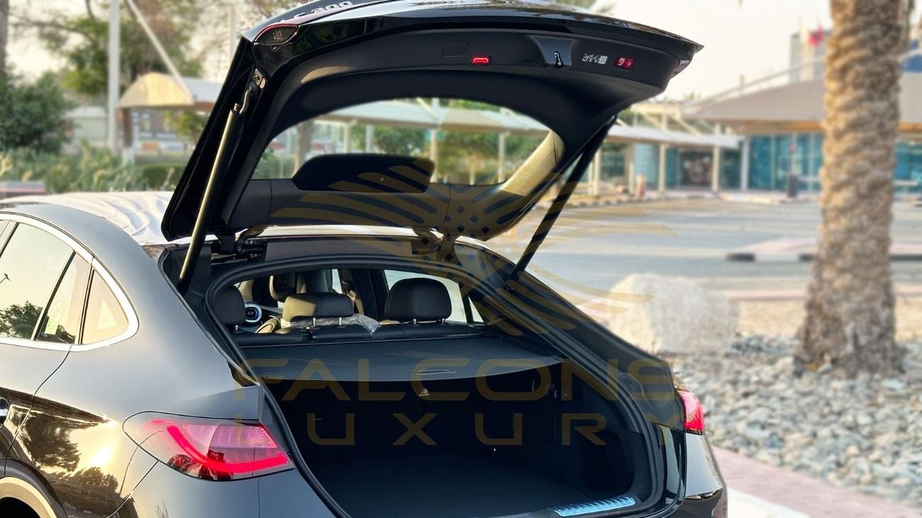 مرسيدس بنز GLC 300 2026 Mercedes-Benz GLC Coupe GLC 300 AMG 4MATIC - Korean Specs