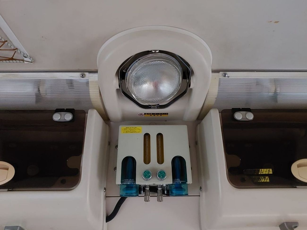 Toyota Hiace TOYOTA HIACE VAN AMBULANCE RHD 2015 MODEL 2.7 L PETROL AUTOMATIC(PM15128)