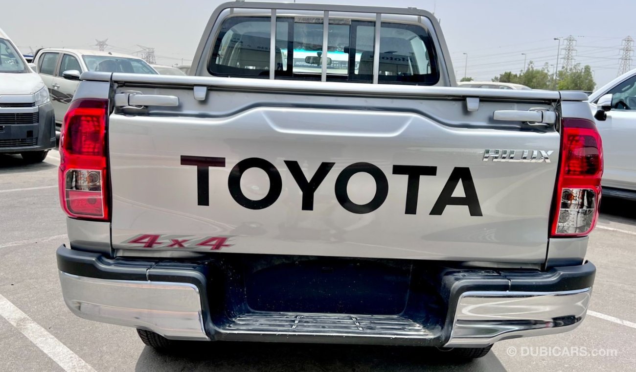 تويوتا هيلوكس Toyota Hilux 2.4L Basic Option Silver 2022