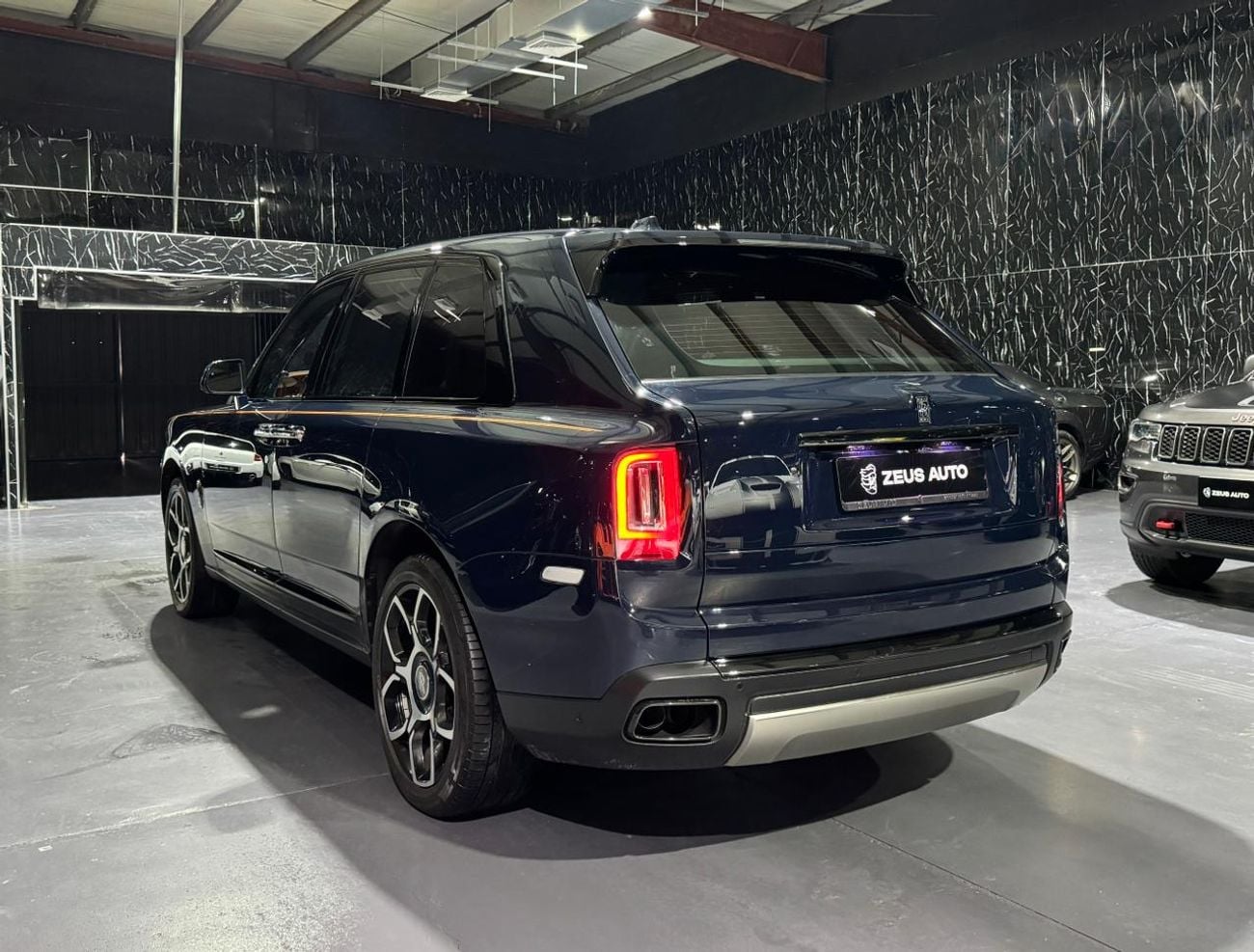Rolls-Royce Cullinan Black Badge,6.75L,V12,8 -Speed Automatic,AWD