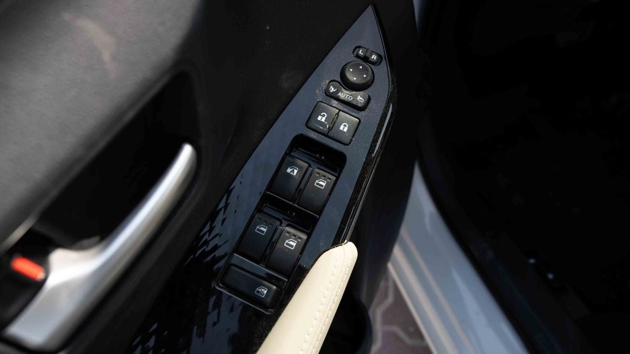 Toyota Yaris G 1.5 - Platinum White Pearl Inside Dark Brown | Export Only