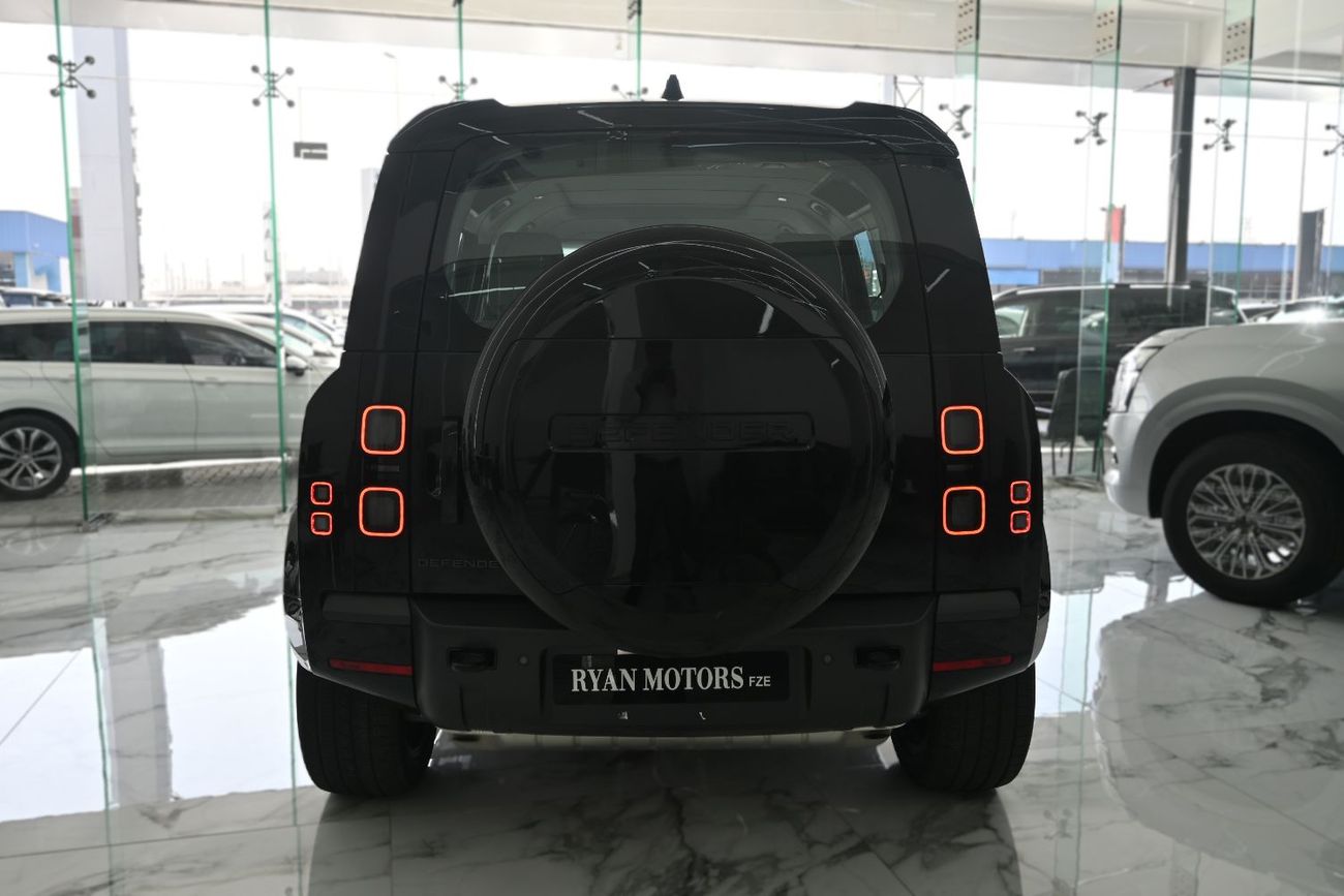 لاند روفر ديفندر Land Rover Defender P400 X-Dynamic HSE, 3.0L Turbo In-Line 6 Cylinder, Model 2026