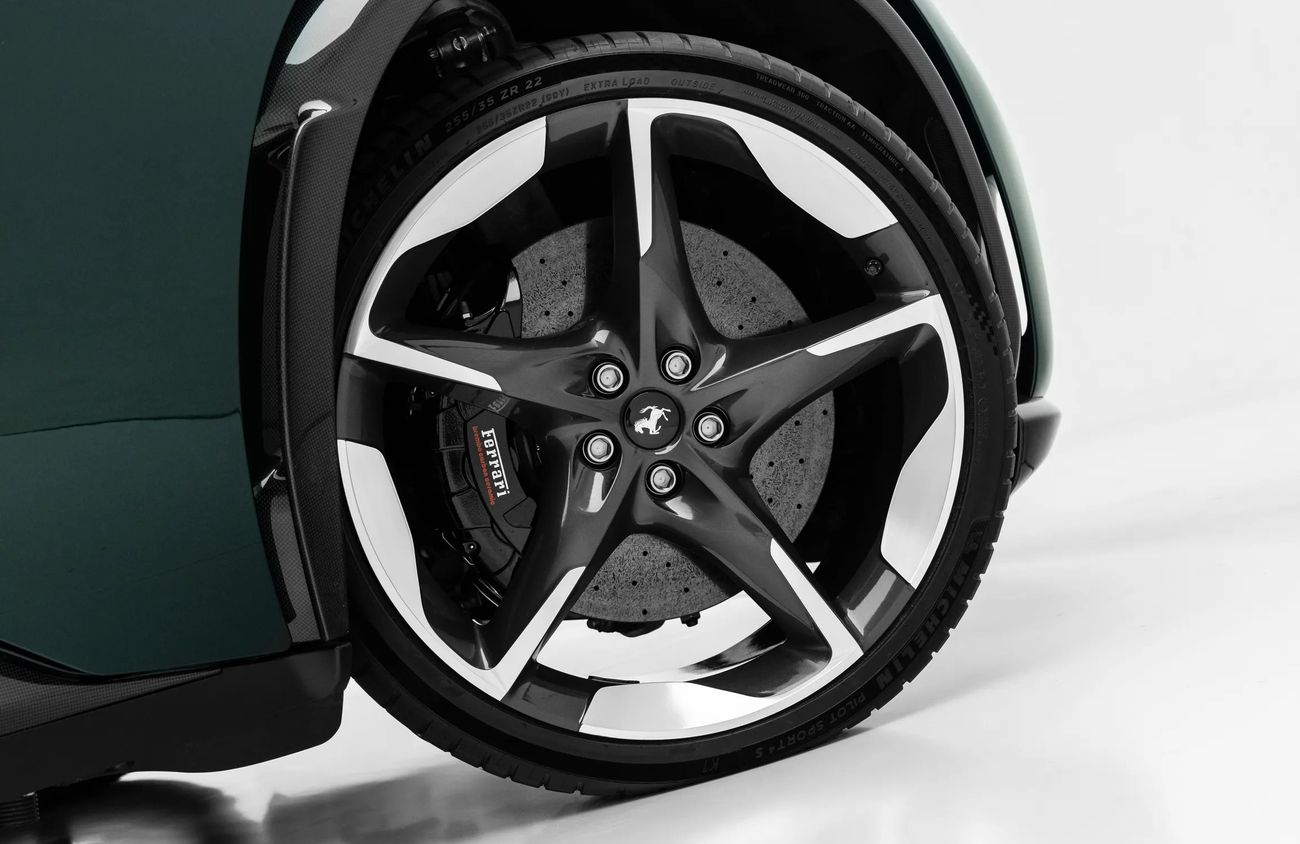 فيراري بوروسانجوي 6.5L V12 Naturally Aspirated Engine