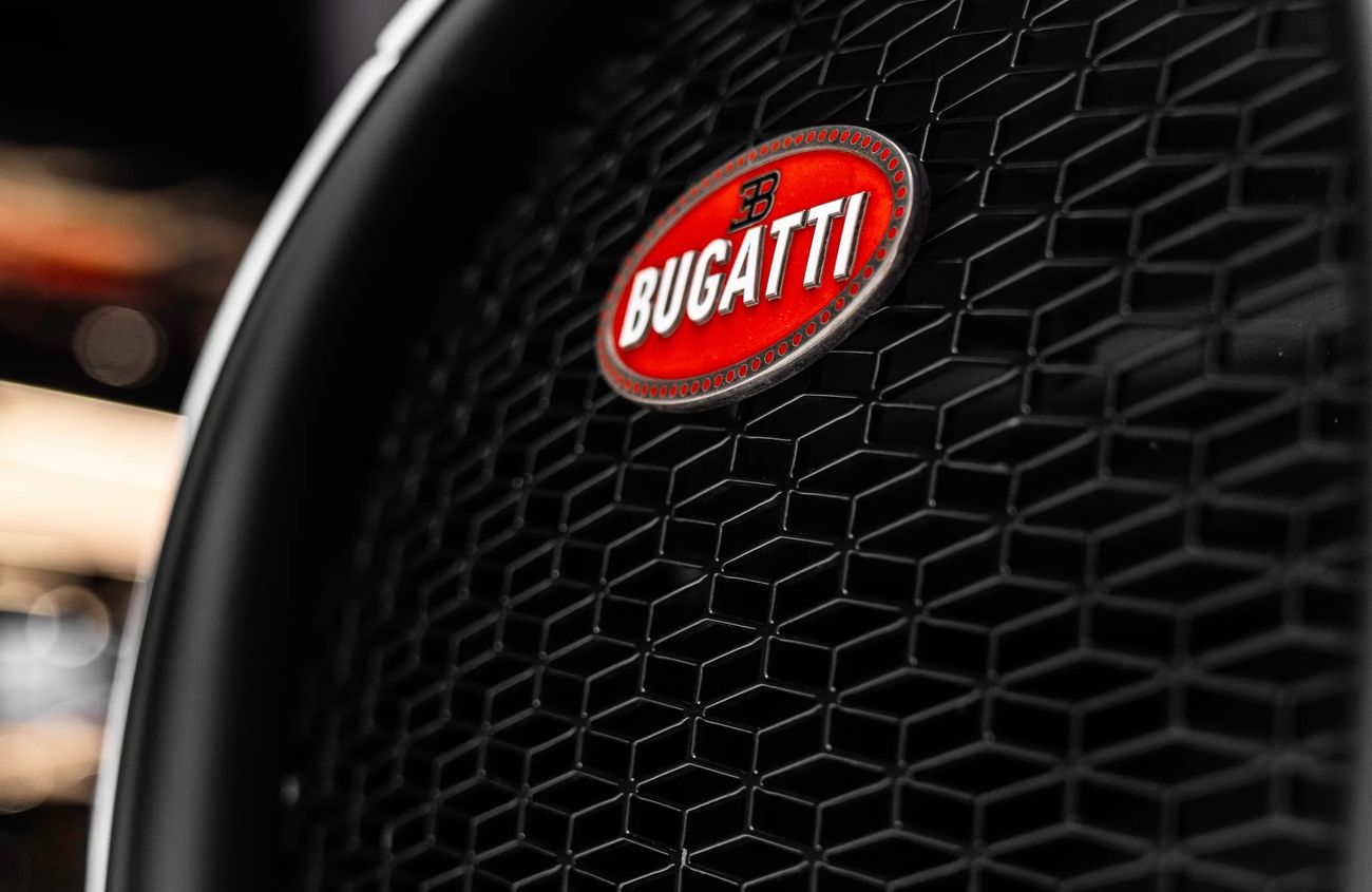 بوغاتي شيرون 8.0L W16 Quad-Turbocharged Engine