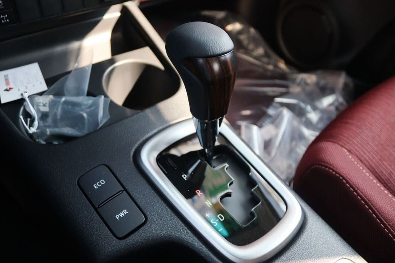 Toyota Hilux 2025 TOYOTA HILUX 4.0 V6 SR5 HIGH OPT **EXPORT ONLY**التصدير فقط خارج الخليج**