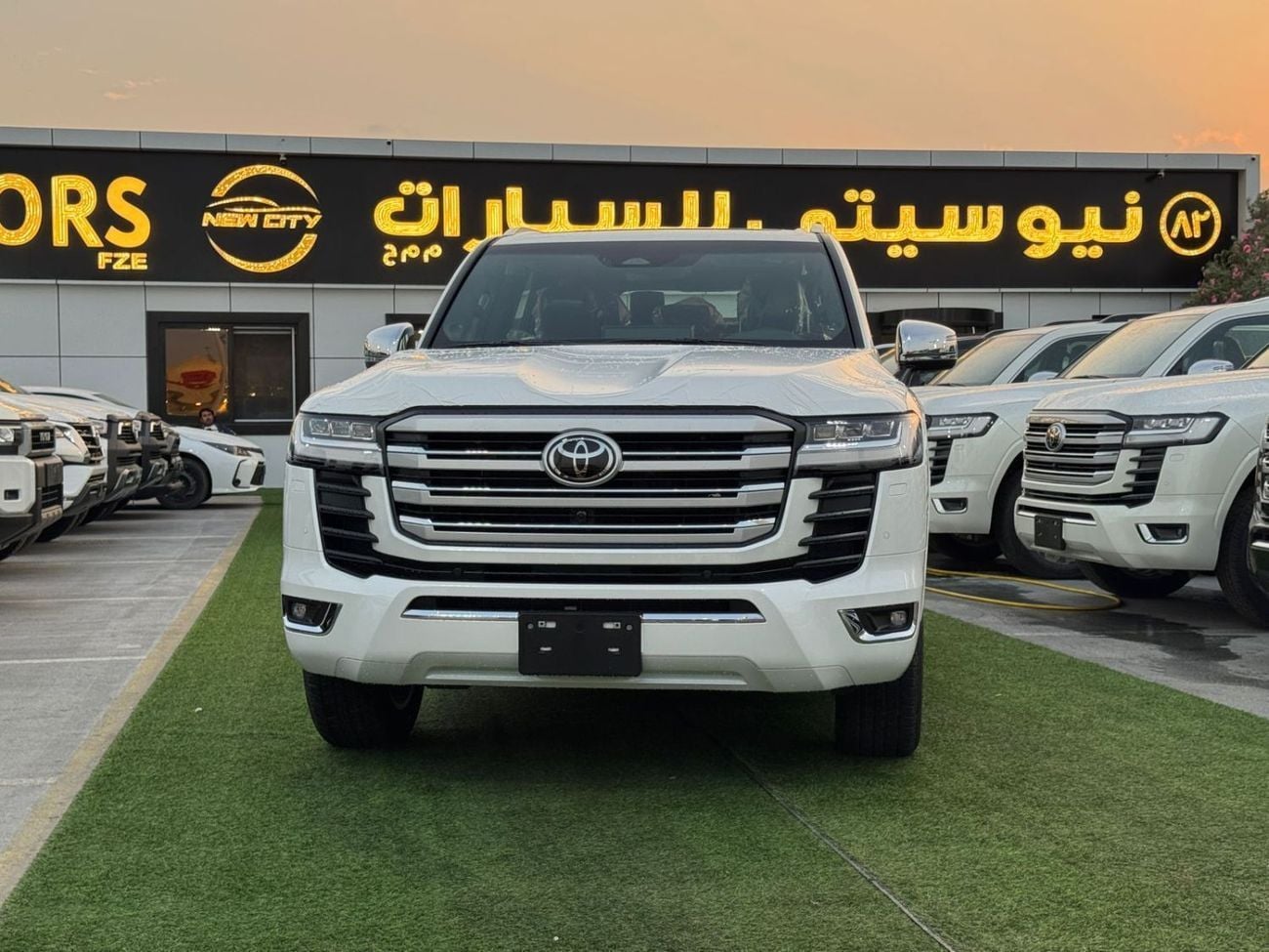 تويوتا لاند كروزر TOYOTA LANDCRUISER 300 VXR 3.5L PTR A/T F/O 2026 WHITE