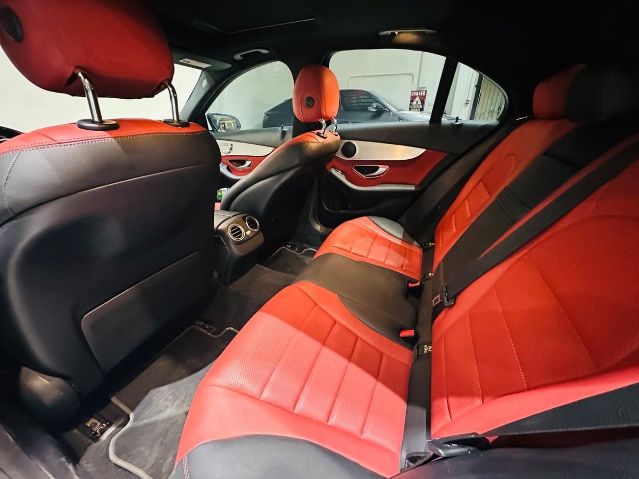 مرسيدس بنز C 300 Luxury 2.0L