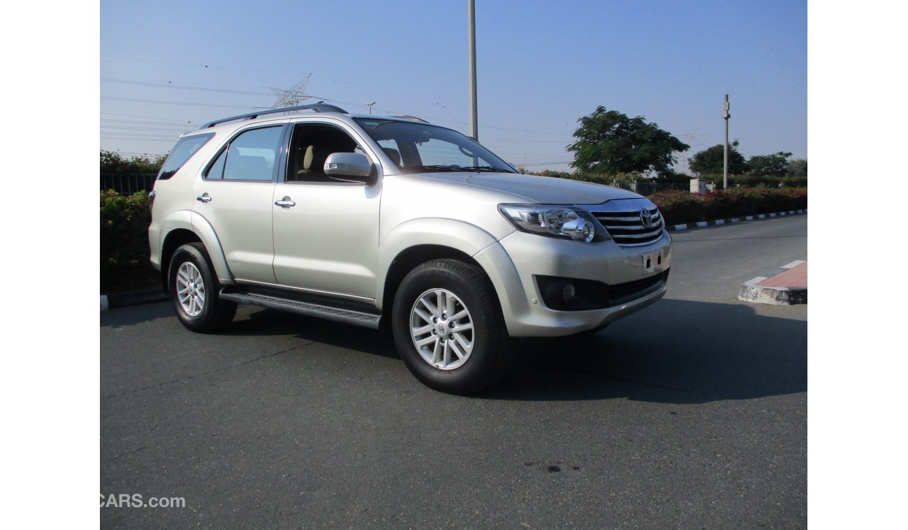 Toyota Fortuner V6 model 2013 full automatic with leather seat , with rear camera