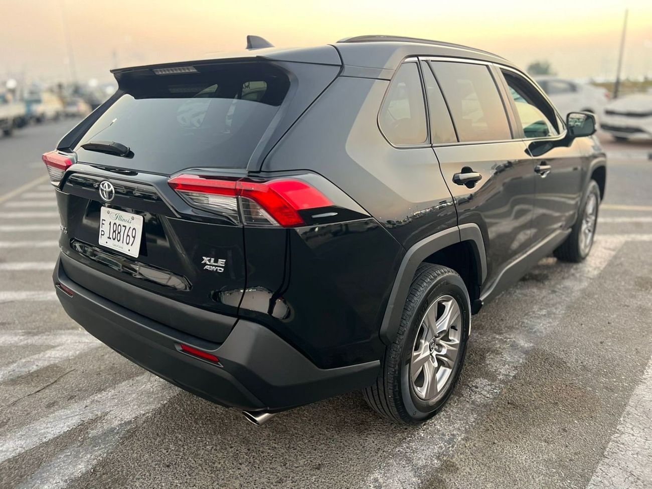 تويوتا راف ٤ 2022 TOYOTA RAV4 XLE - 4Wheel Drive 4X4 - PUSH START - ELECTRIC SEATS - VERY GOOD CONDITION