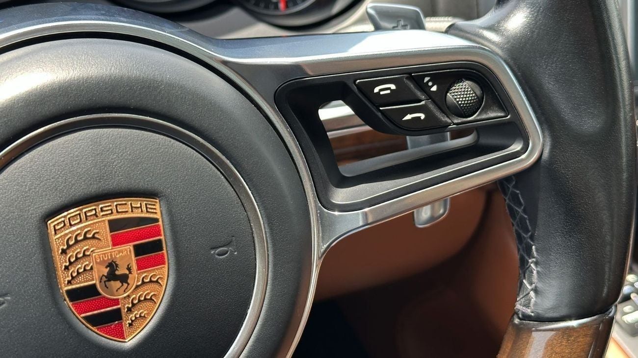 Porsche Cayenne S Platinum Edition 2018 GCC Full Service History