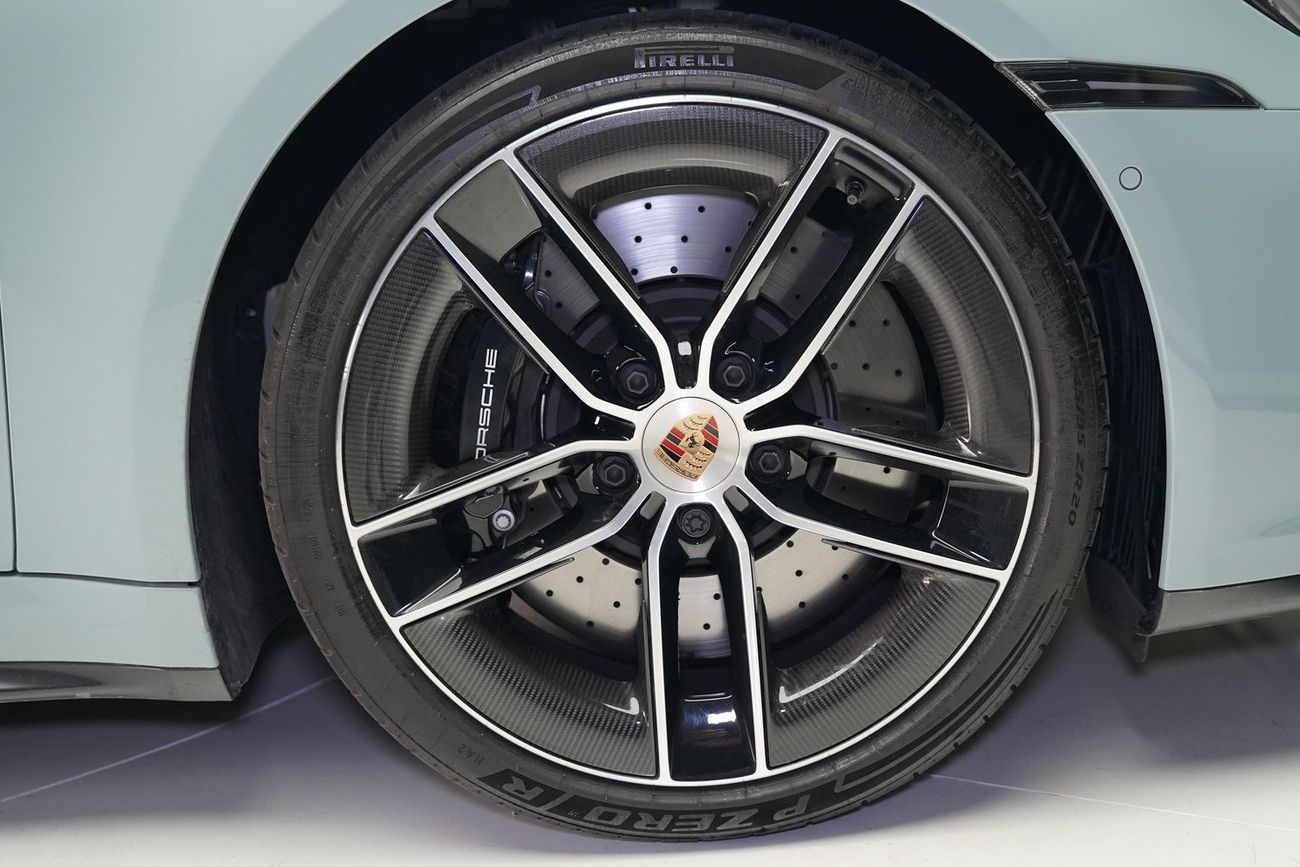 بورش 911 CARRERA GTS CABRIOLET T-HYBRID