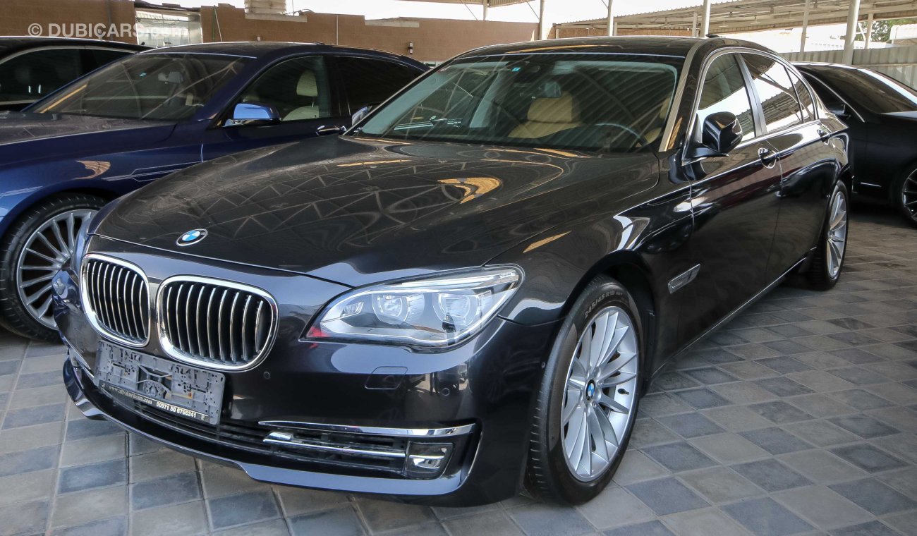 بي أم دبليو 750 LI