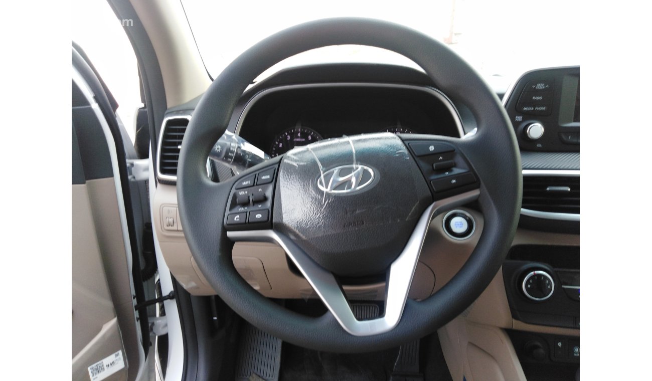 Hyundai Tucson 2.0L ENGINE WITHOUT PANORAMIC ROOF WITH ONE ELECTRIC SEAT, PUSH START AND FRONT AND REAR SENSORS