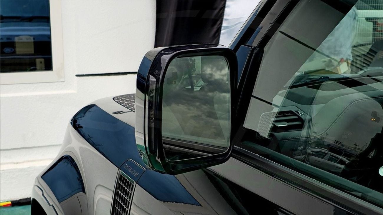 Land Rover Defender 130 SE P400 X Dynamic (7 Seater) ( Only For Export ) 2023 Land Rover Defender 130 X-Dynamic SE P400