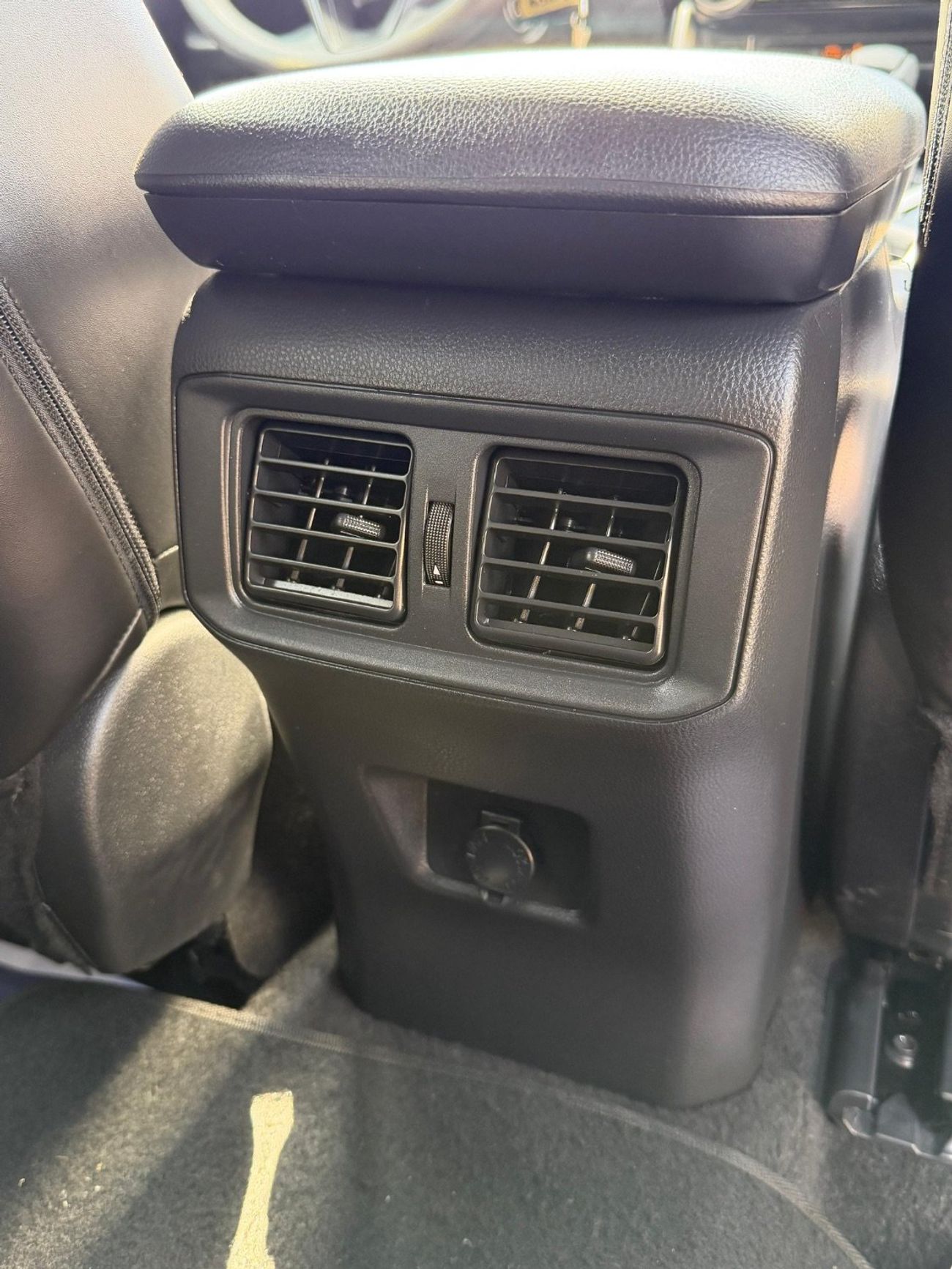 تويوتا راف ٤ 2023 ADVENTURE KIT AWD 2.5 CANADA SPEC