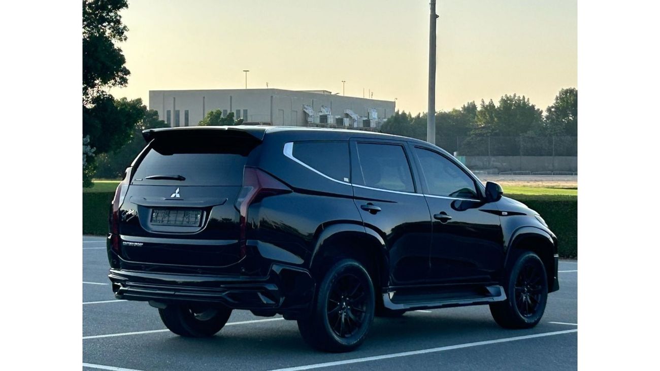 Mitsubishi Montero GLS Premium Montero Sport signature edition 2019 GCC 2Keys // Low mileage // Full option // perfect