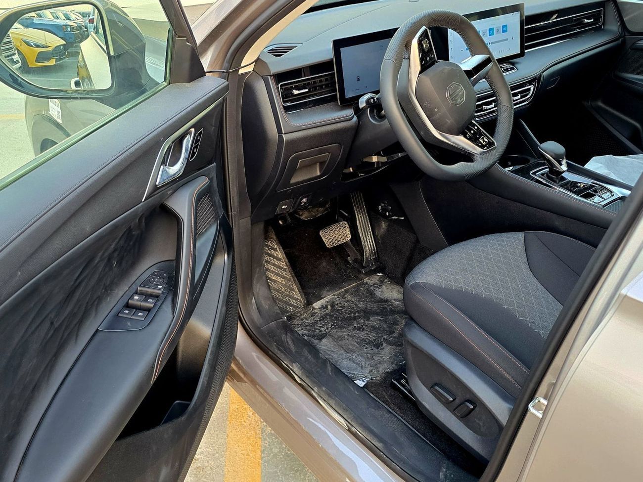 أم جي HS 1.5L Turbo Euro6 Engine EU Spec DELUXE