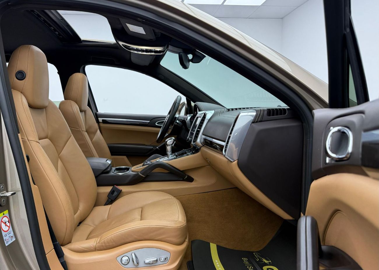 Porsche Cayenne 2016 Porsche Cayenne S, Full Porsche Service History, Low Km, Fully Loaded, Excellent Condition, GCC