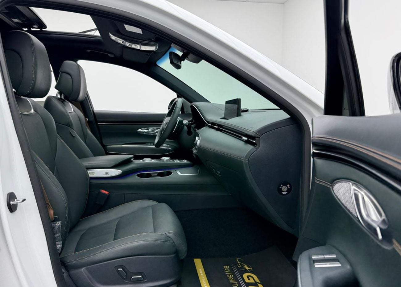Genesis GV70 2024 Genesis GV70 Prestige, 2029 Genesis Warranty + Service Pack, Full Genesis Service History, GCC