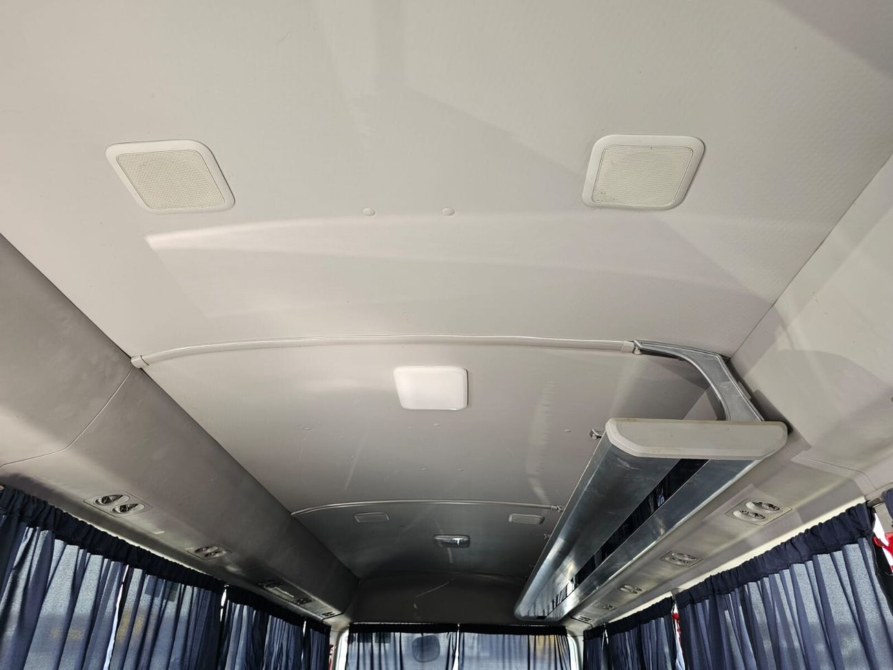 Toyota Coaster DIESEL/ V4 ENGINE/ 23 SEATER/ LOW MILEAGE/ LOT#70721