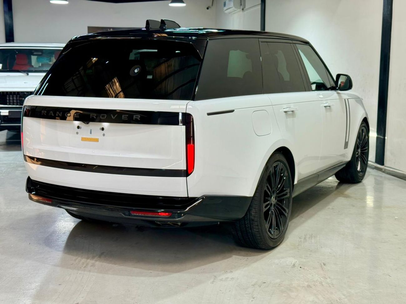 لاند روفر رينج روفر P530  SE