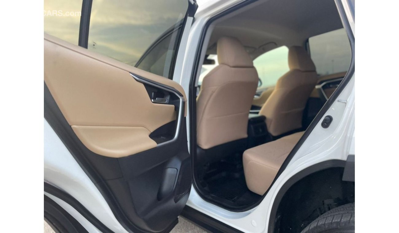 تويوتا راف ٤ 2020 Toyota RAV4 XLE 2.5L V4 -