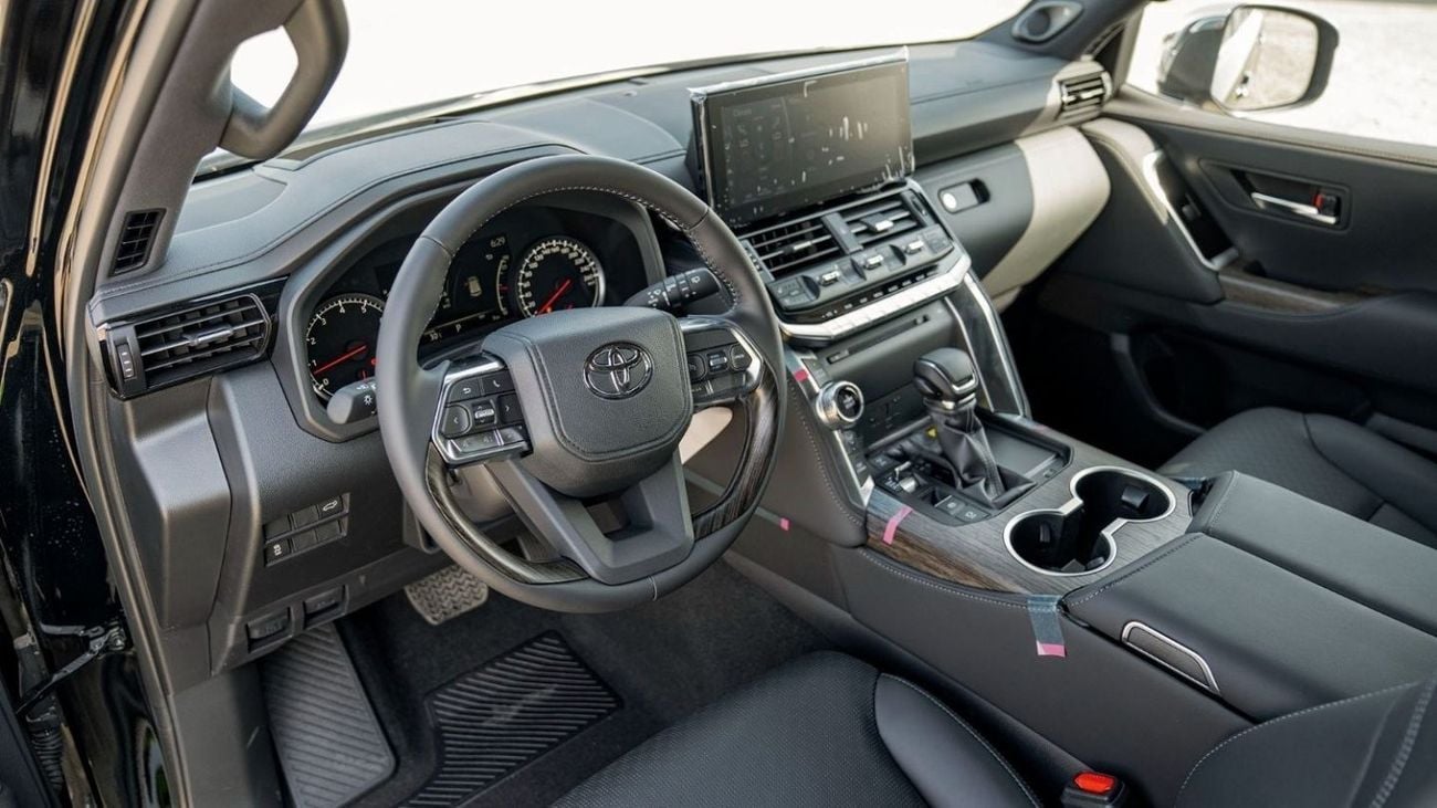 Toyota Land Cruiser Toyota land cruiser VXR 3.5L Petrol Full Option 2025